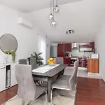 Zivana Apartment *