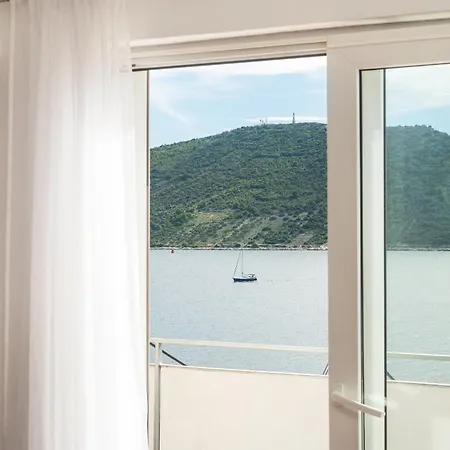 Apartment Zivana Primosten
