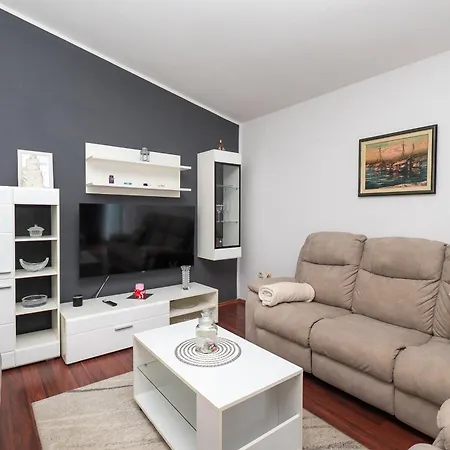 Apartment Zivana Primosten