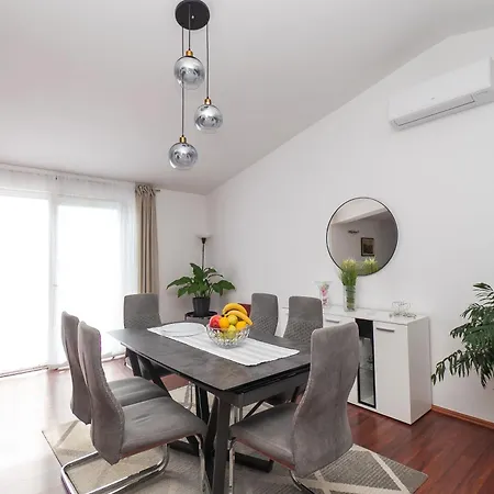 Apartment Zivana *